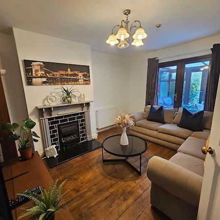 Tettenhall Quiet Family Home מראה חיצוני תמונה