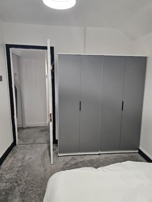 Tettenhall Quiet Family Home מראה חיצוני תמונה